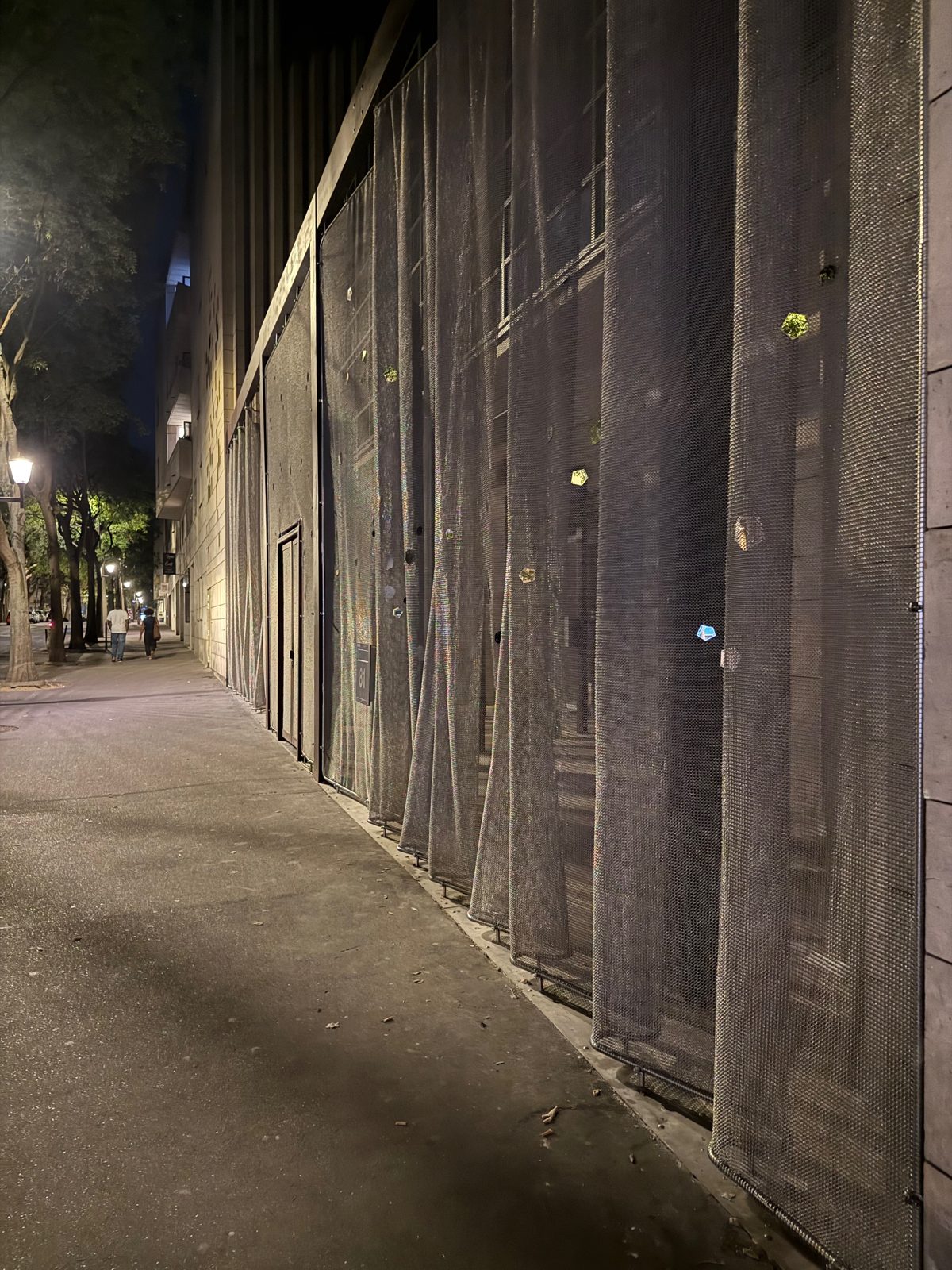 Entrée du conservatoire Jacques-Ibert, vue 4